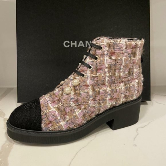 CHANEL 20B Tweed Fabric Cap Toe Pearl Lace Up Ankle Bootie Boots Shoes - Picture 3 of 12
